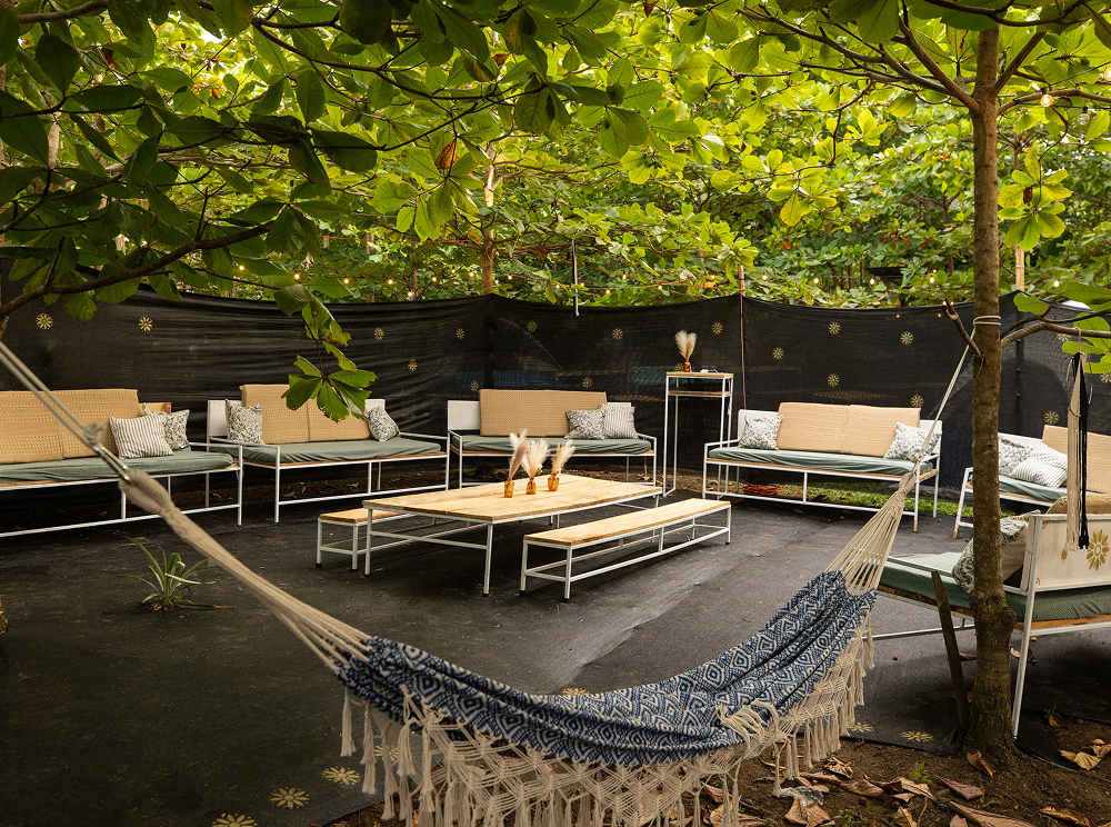 Bring Your Own Tent (El Oasis)